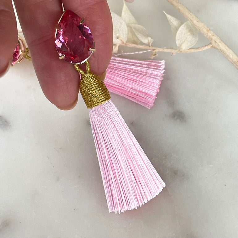 Ohrringe GIVERNY mit rosa und lila Kristallen und Quasten - Alessandra Schmidt Jewelry