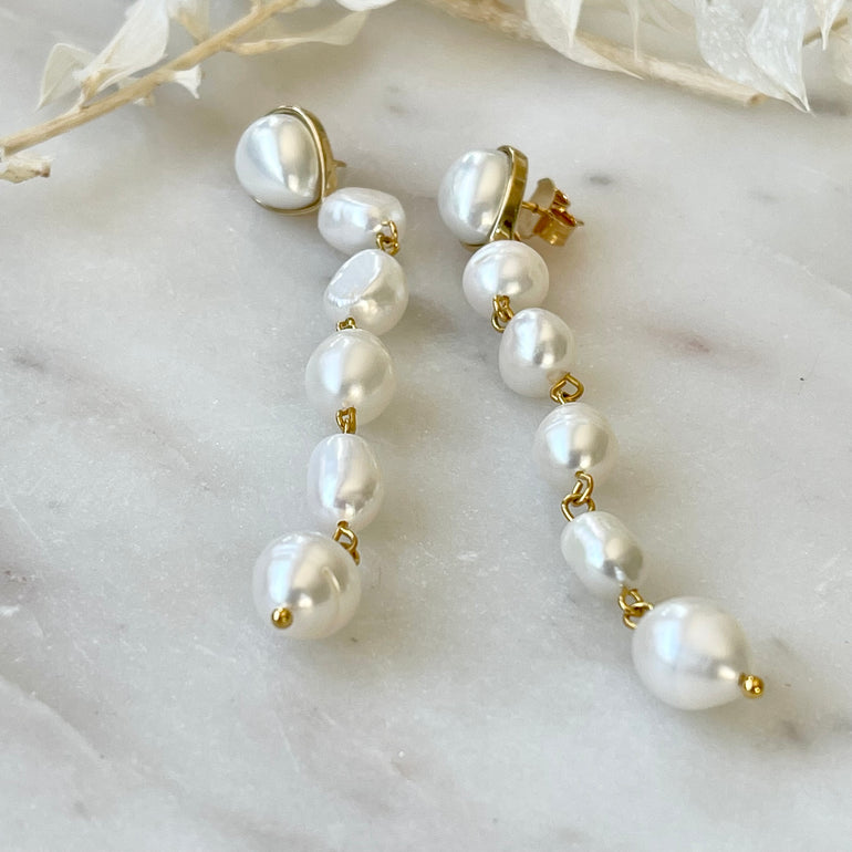Perlen Ohrringe lang CLAUDIA - Alessandra Schmidt Jewelry