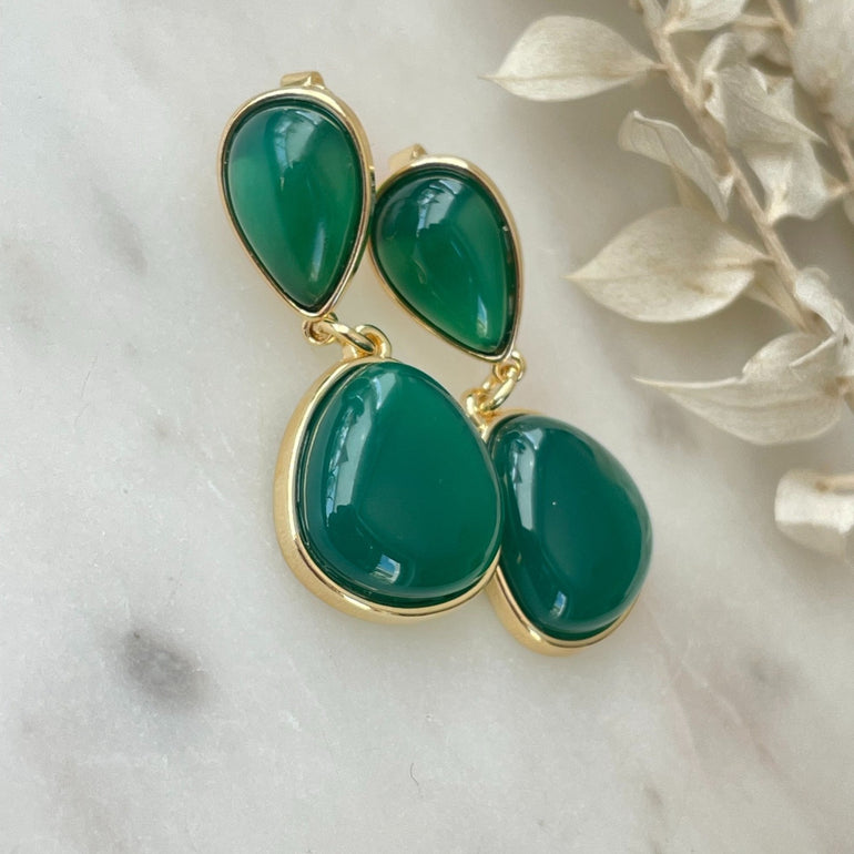 Ohrclips Alessandra: Grüner Achat, elegantes Design. Clip-Verschluss, Länge: 4,5 cm, Breite: 2,3 cm. Ca. 18,33 g Paargewicht. Perfekt für Frauen ohne Ohrlöcher.