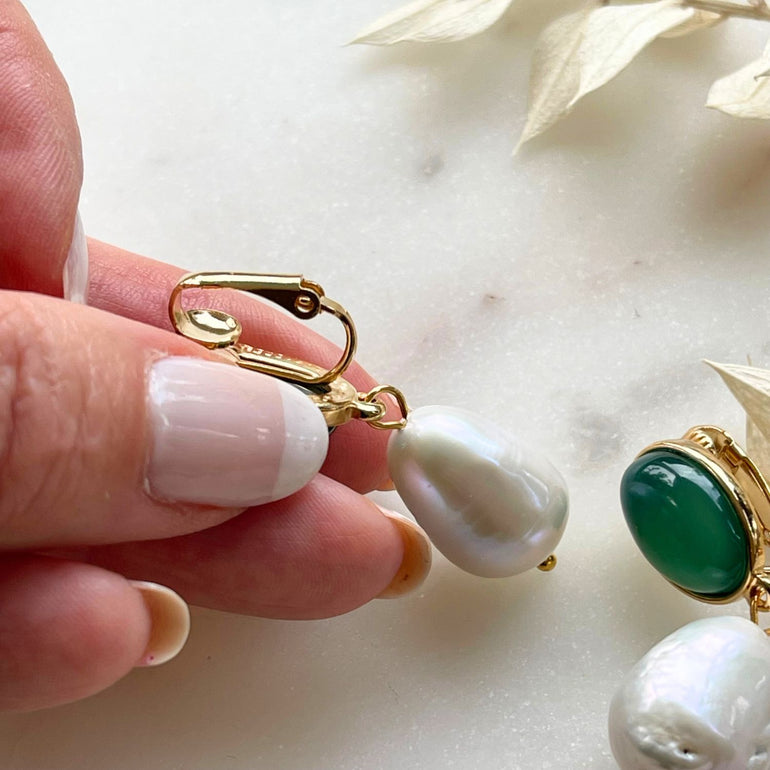 Ohrclips ALEX mit Achat und Barockperlen - Alessandra Schmidt Jewelry