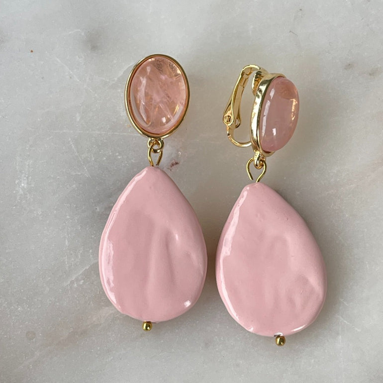 Ohrclips mit Rosenquarz: Klassische Eleganz trifft auf zeitlose Schönheit - Länge ca. 5,5 cm -Naturstein Quarz in seiner reinsten Form - Perfekte Wahl für formelle Anlässe und lässige Looks, vom Alltag bis zu besonderen Veranstaltungen
