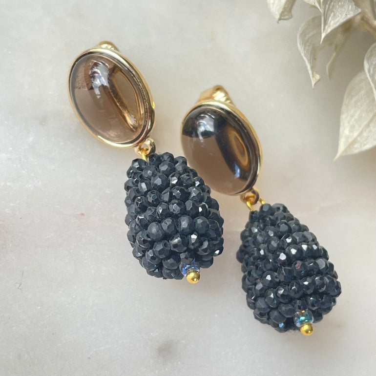 Elegante Ohrringe mit Clip-Verschluss: Rutil-Naturstein und schwarze Kristalltropfen Länge: 4,8 cm