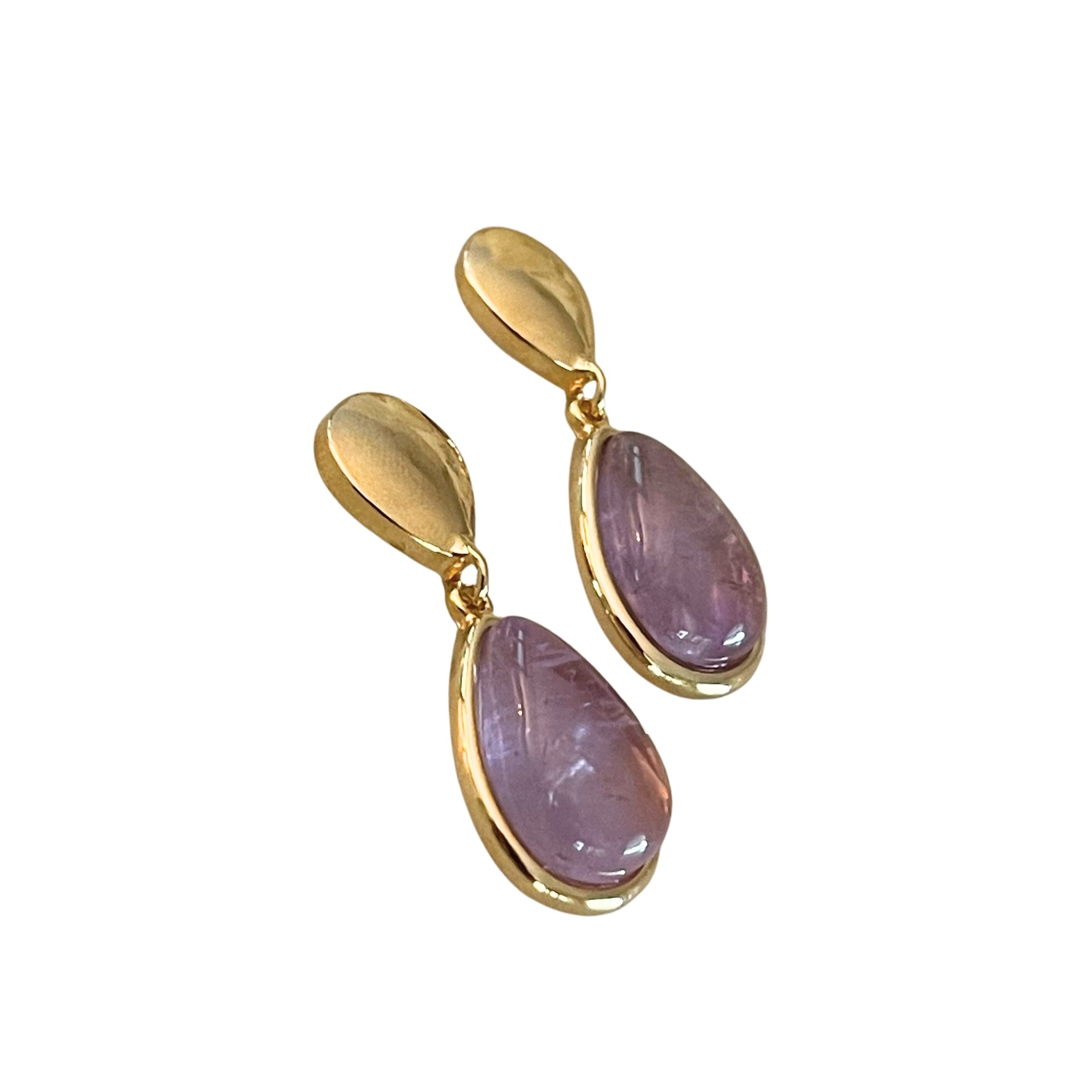Vergoldete Ohrringe "ESTELLE" mit praktischem Magnetverschluss und edlem Amethyst-Naturstein, ca. 3,5 cm Länge, 1,4 cm Breite, sicheres Sitzgefühl dank Magnetverschluss, lila Farbton, ca. 11,18 g pro Paar