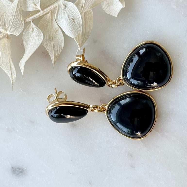 Schwarze Ohrringe "ALESSANDRA" mit  Naturstein Achat.  Mit Stecker-Verschluss,  Länge: 4,5 cm. 