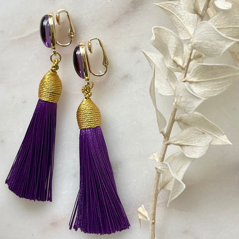  Lila Amethyst-Ohrringe mit Quaste: Luxuriöser violetter Naturstein - Länge 9,0 cm, Breite 1,4 cm - Leichtgewicht von ca. 13,75 g pro Paar - Hochwertiges 18 K vergoldetes Messing - Amethyst