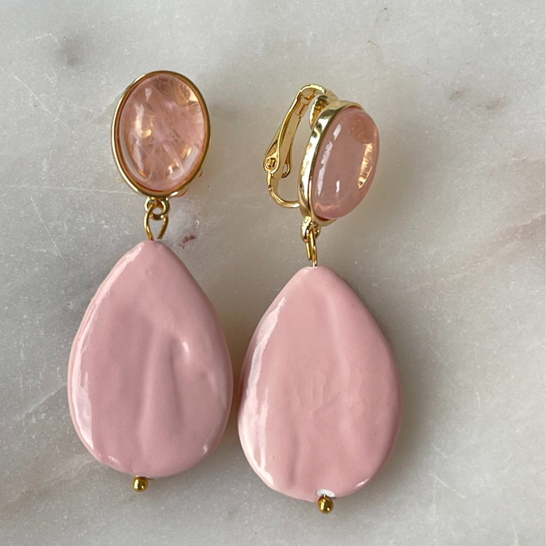 Ohrclips mit Rosenquarz: Klassische Eleganz trifft auf zeitlose Schönheit - Länge ca. 5,5 cm -Naturstein Quarz in seiner reinsten Form - Perfekte Wahl für formelle Anlässe und lässige Looks, vom Alltag bis zu besonderen Veranstaltungen