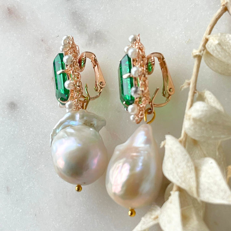 Ohrclips LILIBET mit Barockperlen - Alessandra Schmidt Jewelry
