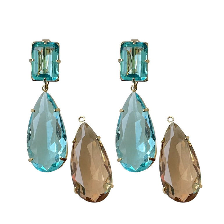 Ohrhänger mit Kristallen Citrin und Aquamarin - Mit Clip-Verschluss - Länge: 5,0 cm, Breite: 1,5 cm - Hergestellt aus 18 K vergoldetem Messing mit funkelnden Kristallen - Farben: Aquamarin und Citrin - Enthält ein komplettes Paar Ohrringe sowie zusätzliche Kristallanhänger in einer anderen Farbe.