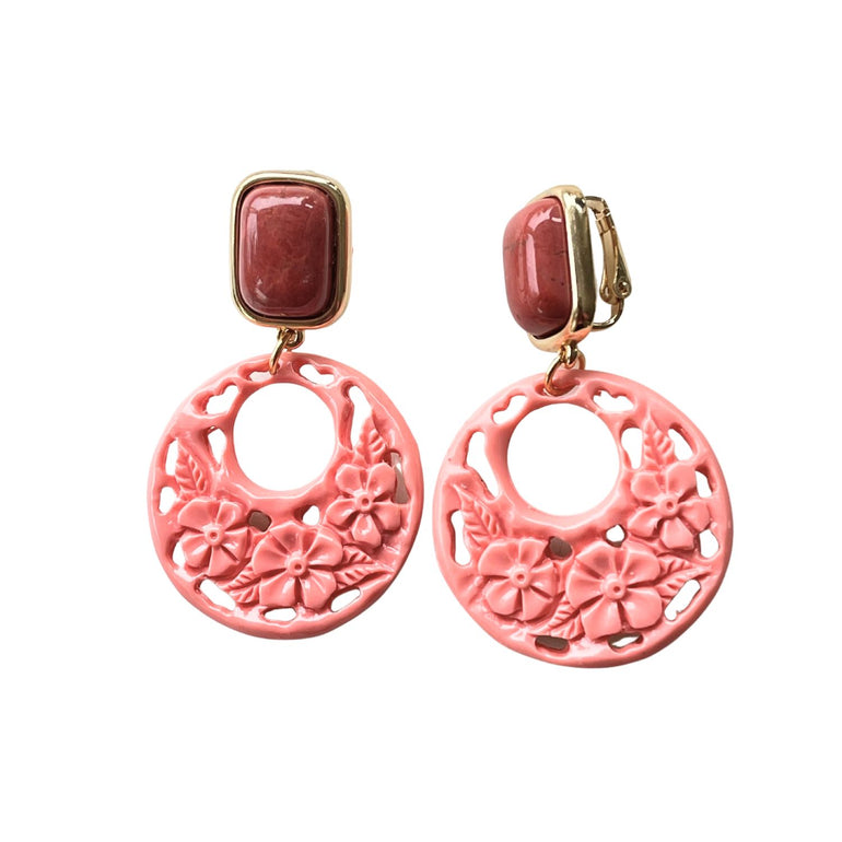 Clip-Ohrringe mit Amazonit-Basis und Korallenanhänger - Alessandra Schmidt Jewelry