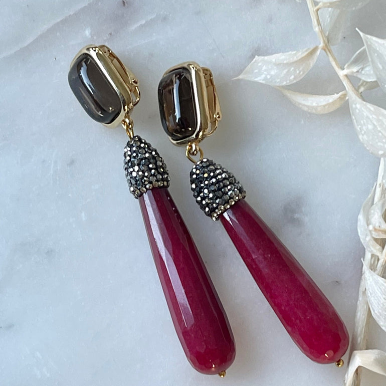 Ohrclips "MARIELA" mit Obsidian, Marcassite und Achat - Mit Clip-Verschluss - Farben: Rauchgrau und Rot - Länge. 8,00 cm Gewicht: ca. 26,75 g pro Paar - 18 K vergoldetes Messing mit natürlichen Obsidian, Marcassite und Achatsteinen